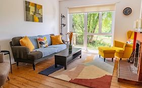 Secluded 3 Bed Cottage In Private Parkland